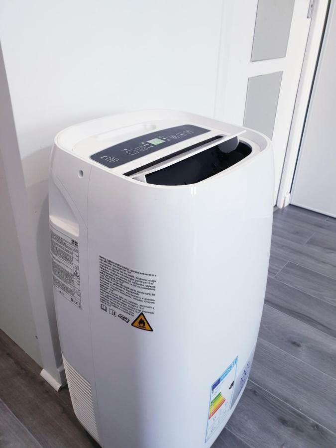All-In-One Hyper Centre La Rochelle ลาโรแชล ภายนอก รูปภาพ