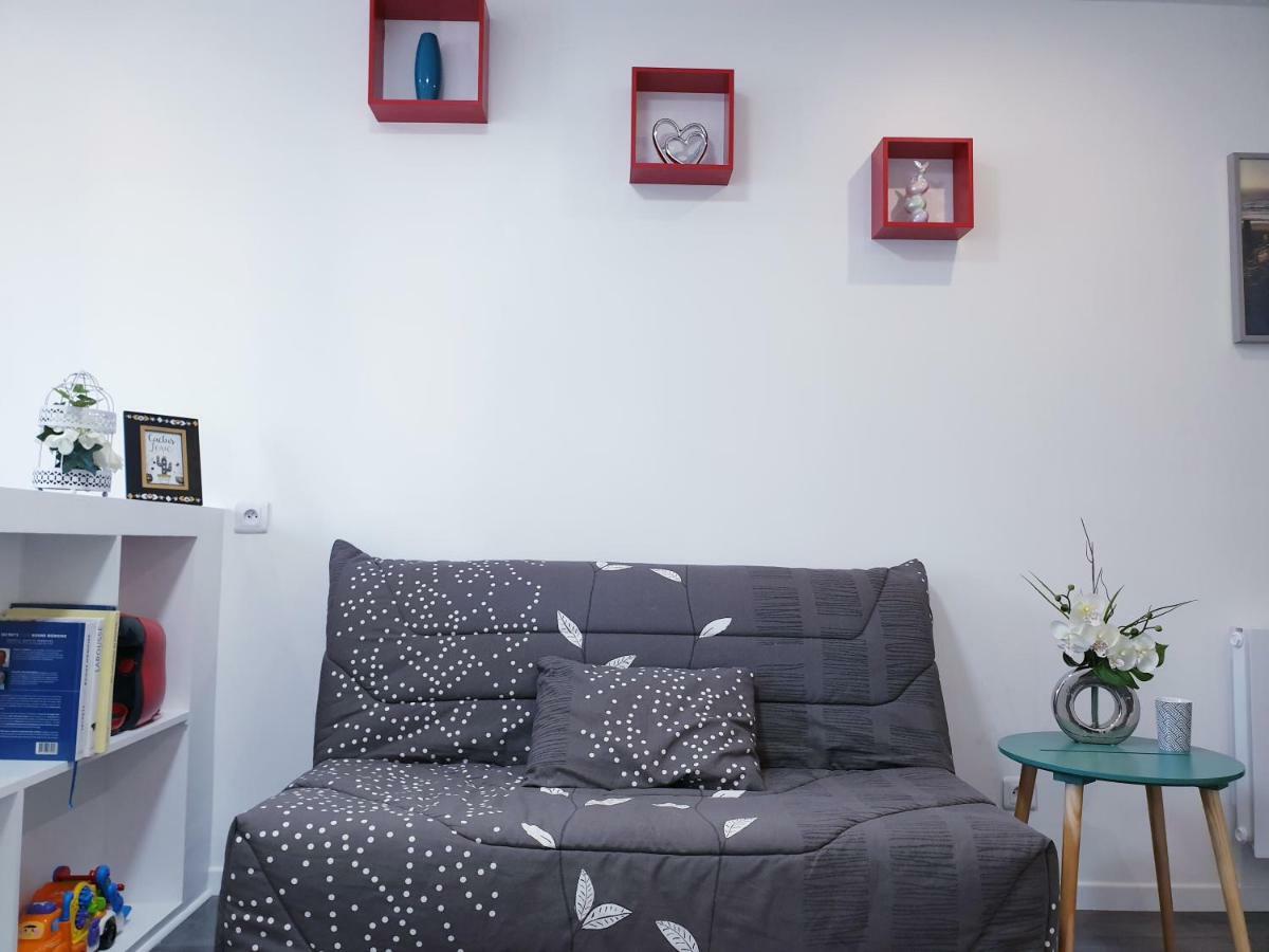 All-In-One Hyper Centre La Rochelle ลาโรแชล ภายนอก รูปภาพ