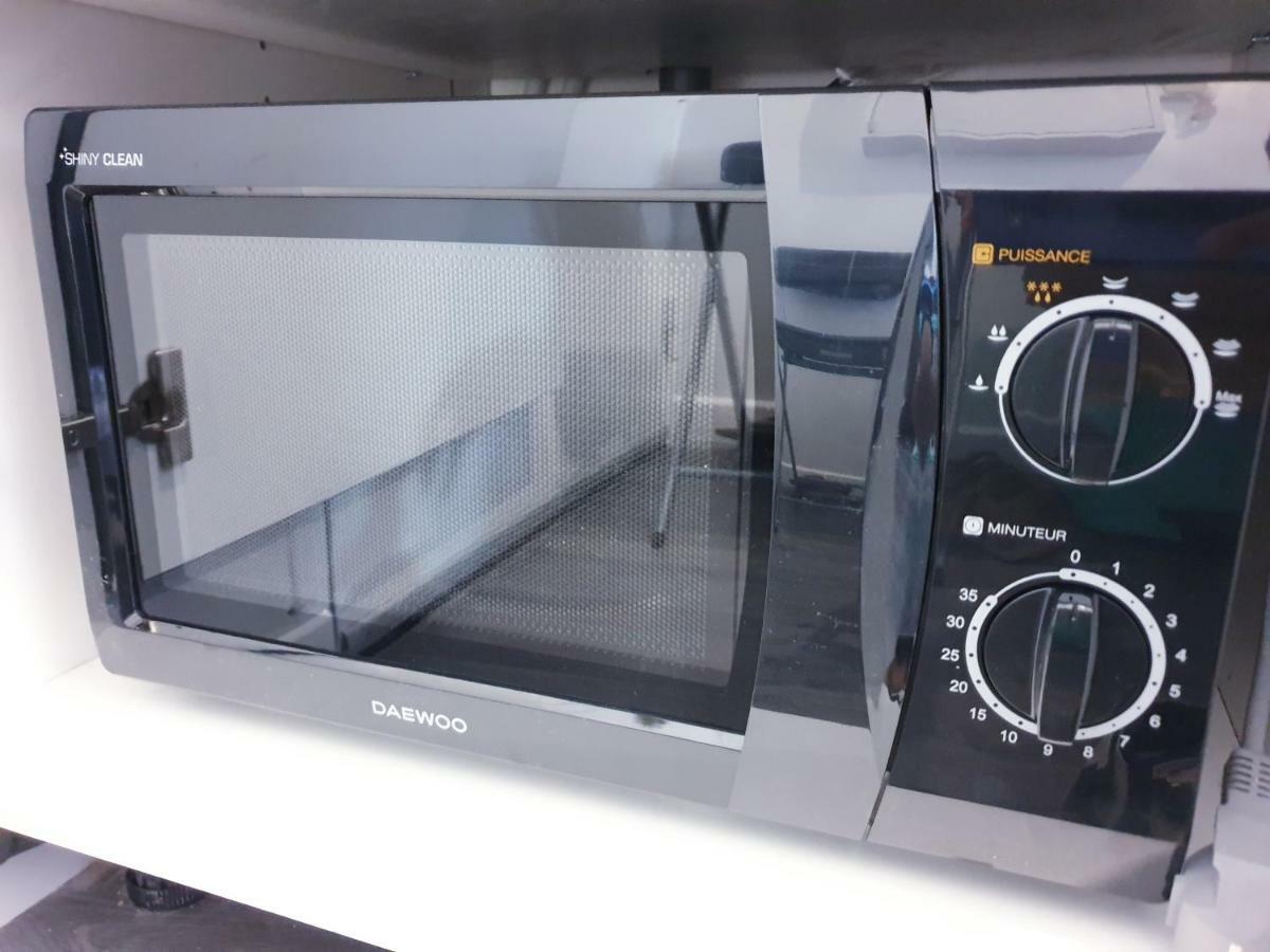 All-In-One Hyper Centre La Rochelle ลาโรแชล ภายนอก รูปภาพ