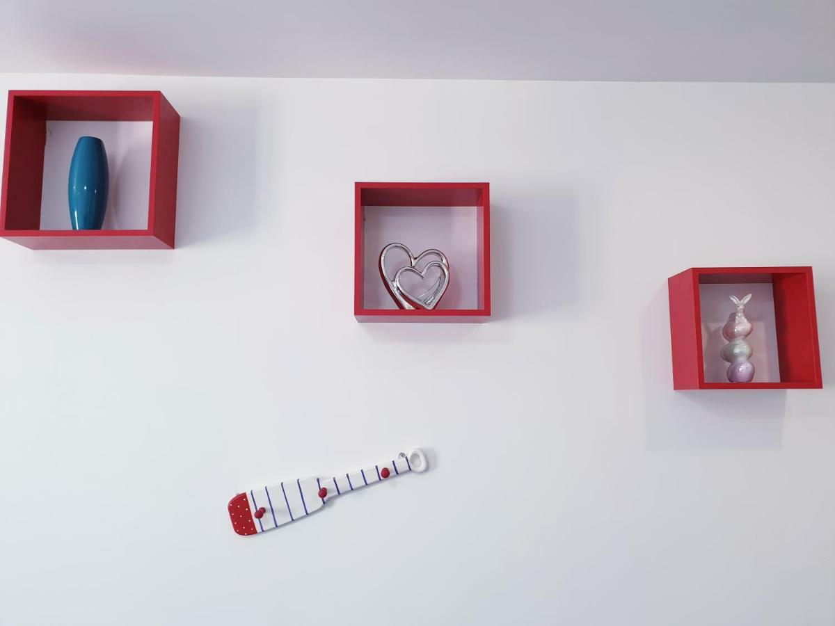 All-In-One Hyper Centre La Rochelle ลาโรแชล ภายนอก รูปภาพ